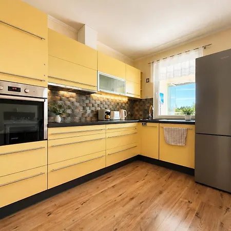Family - Sunny Terrace - 3 Bedrooms - Parking Apartment Marianske Lazne