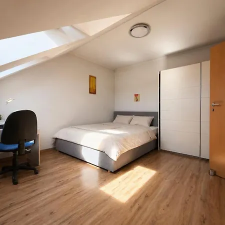 Family - Sunny Terrace - 3 Bedrooms - Ac Lejlighed