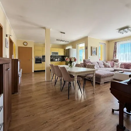 Family - Sunny Terrace - 3 Bedrooms - Ac Mariánské Lázně